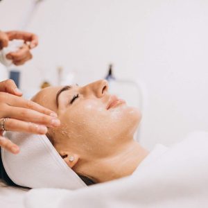 EXFOLIACIÓN, ALGAS DETOXINANTES Y MASAJE DRENANTE CORPORAL CON ACEITES ESENCIALES VEGANOS (90’)