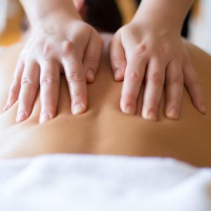 MASAJE CORPORAL  ESPAI ESTÈTIC  CON ACEITES ESENCIALES (50’)