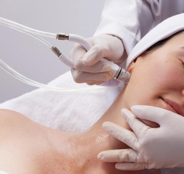 HIGIENE FACIAL CON  DIAMOND GLOW